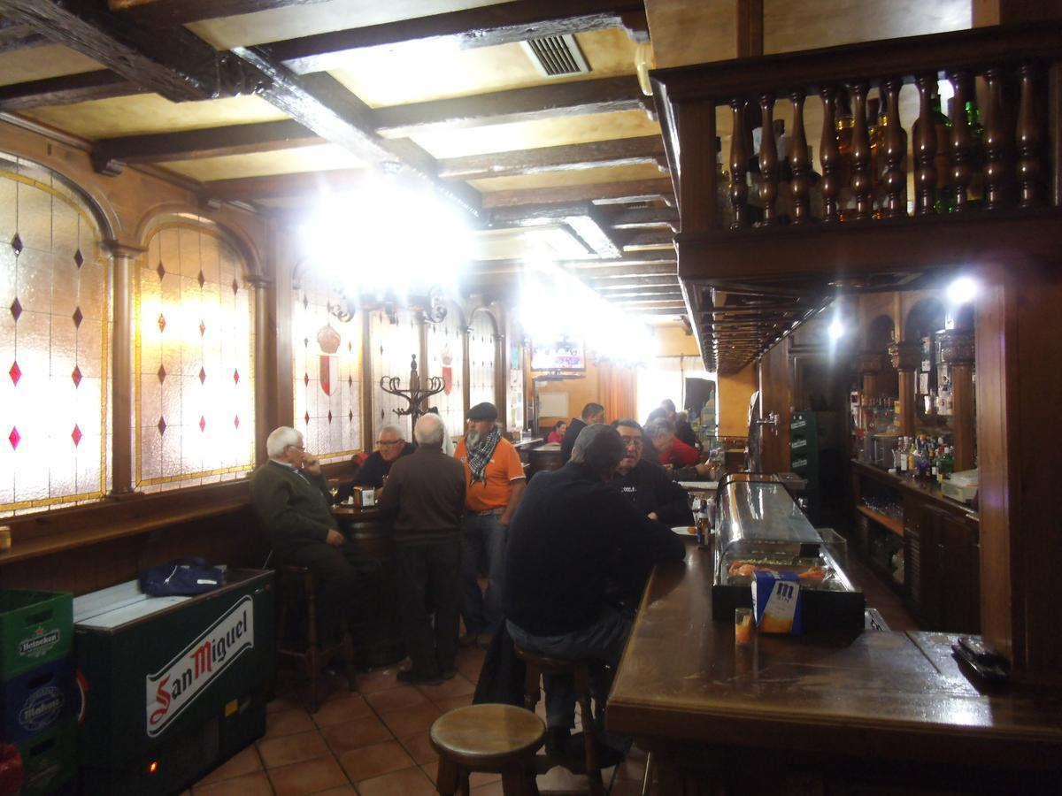 Hostal Los Galgos Yepes Esterno foto