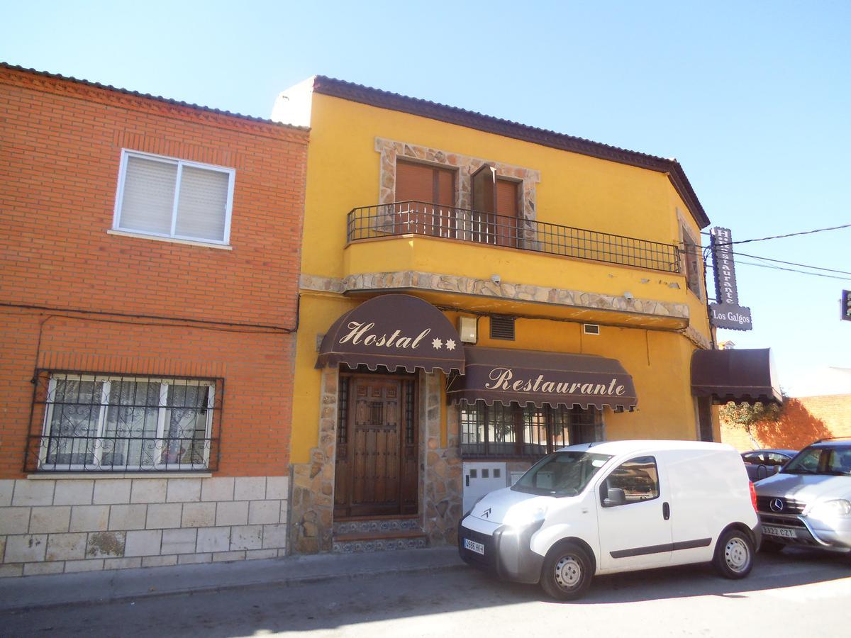 Hostal Los Galgos Yepes Esterno foto