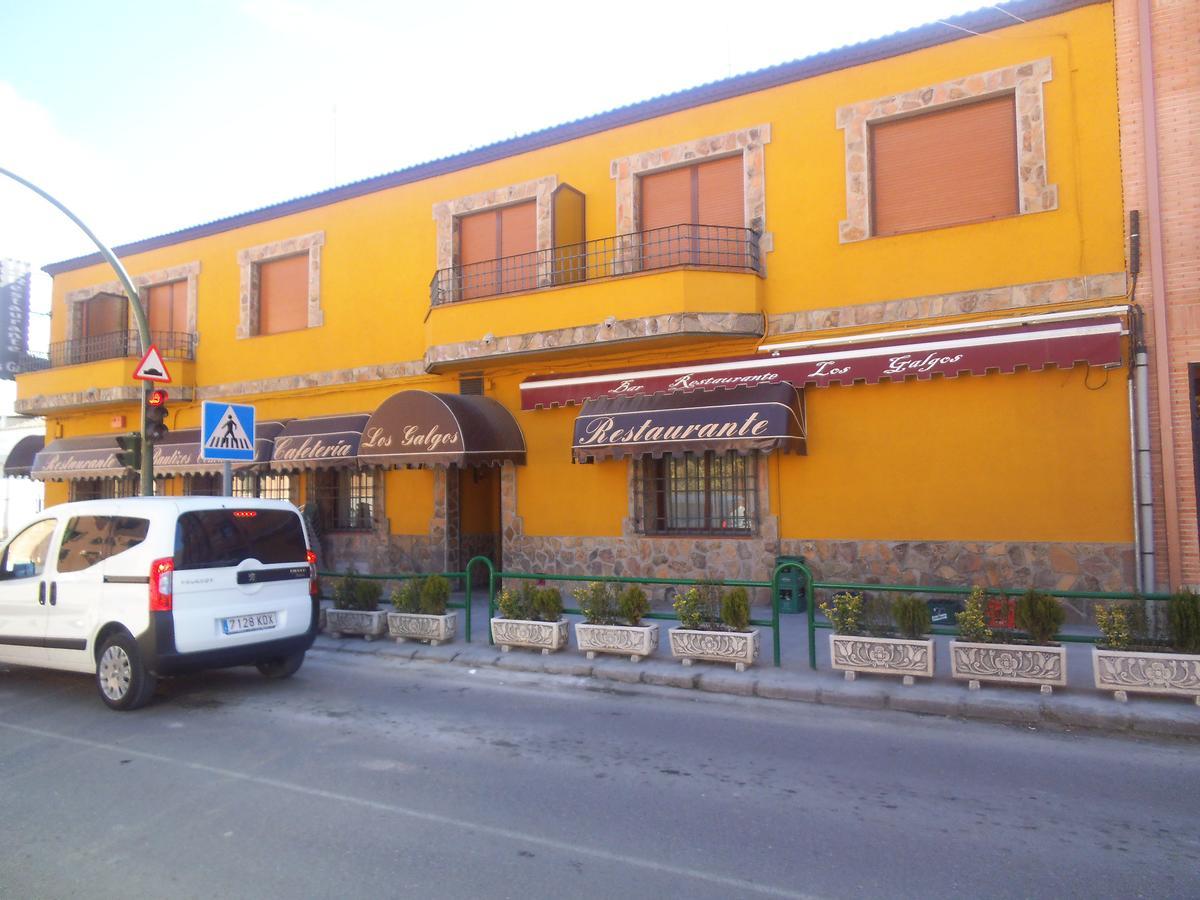 Hostal Los Galgos Yepes Esterno foto