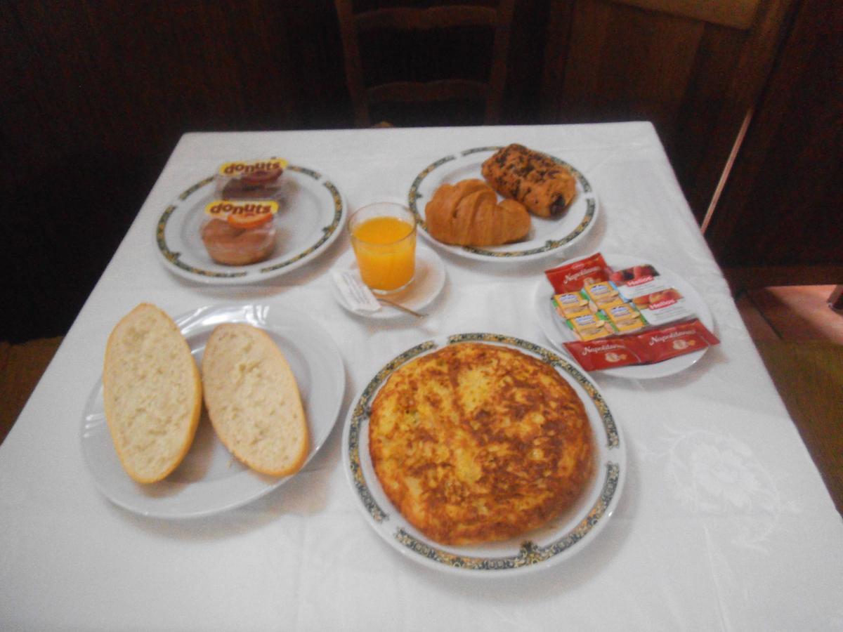 Hostal Los Galgos Yepes Esterno foto